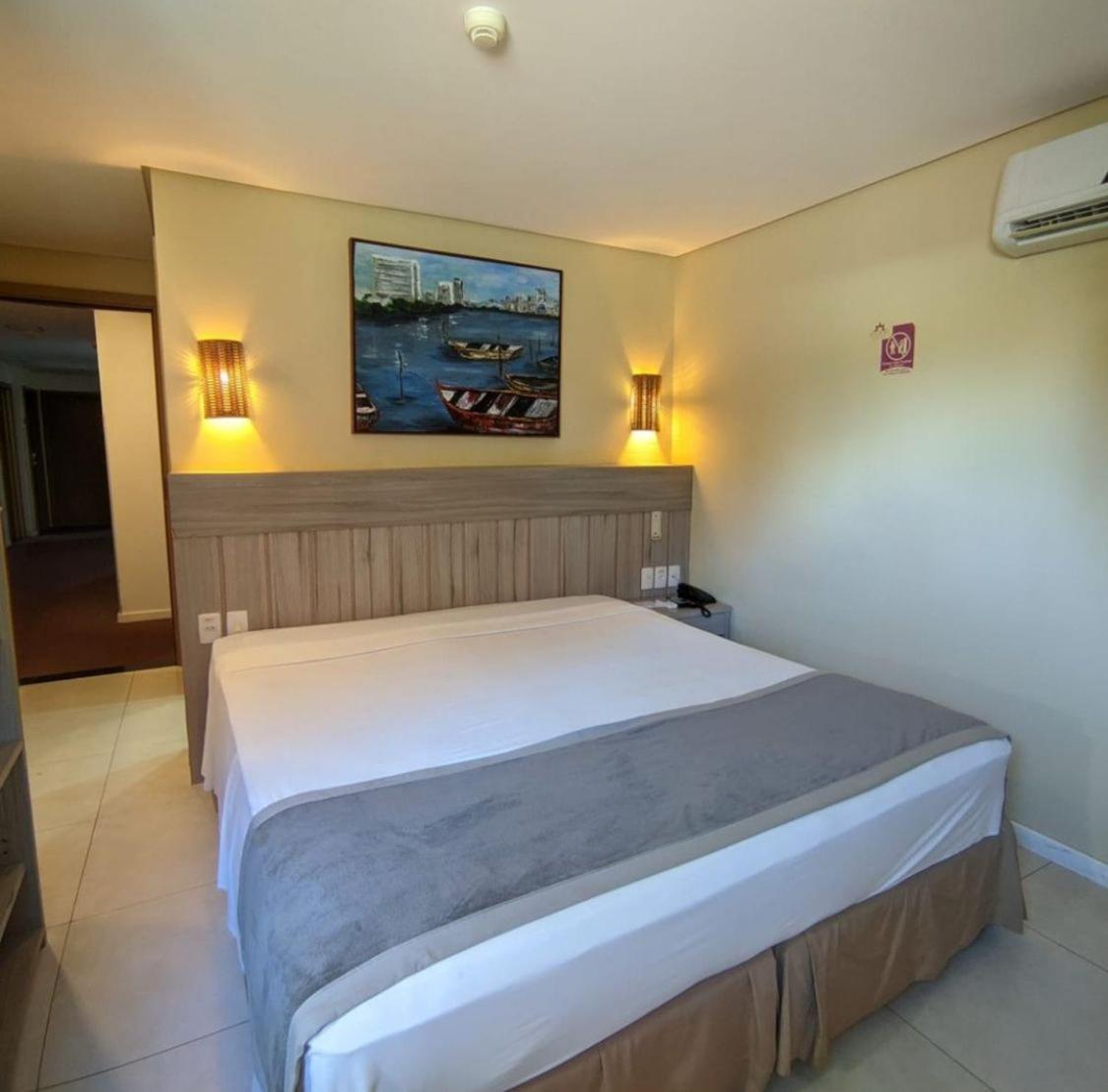Annai Hotel 2*